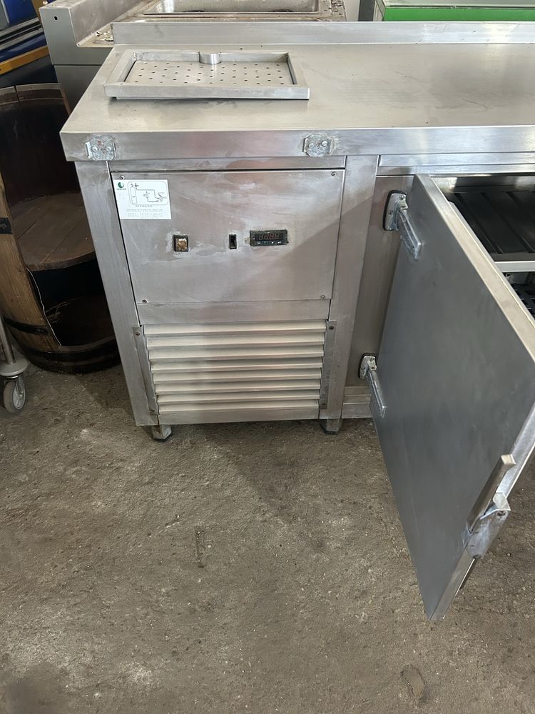 Balcao refrigerado com maquina de cerveja
