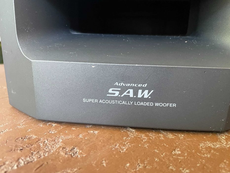 kino domowe marki Sony, trzy głośniki, tuner, odtwarzacz cd/dvd