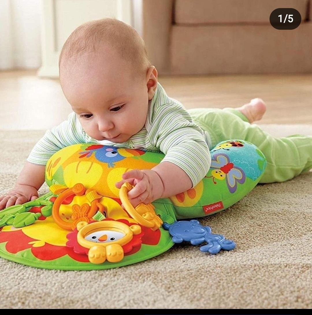 Для малюків подушка з іграшками