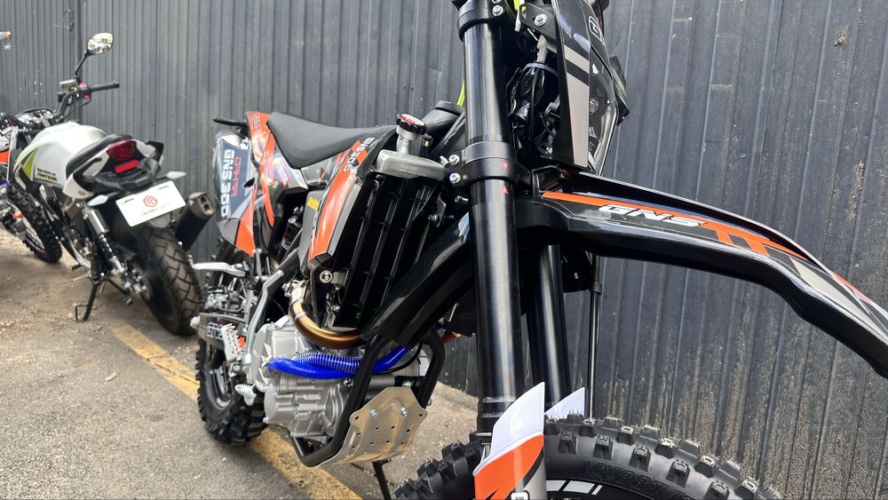 Мотоцикл GEON DAKAR GNS 300 (21/18) МКПП-5
