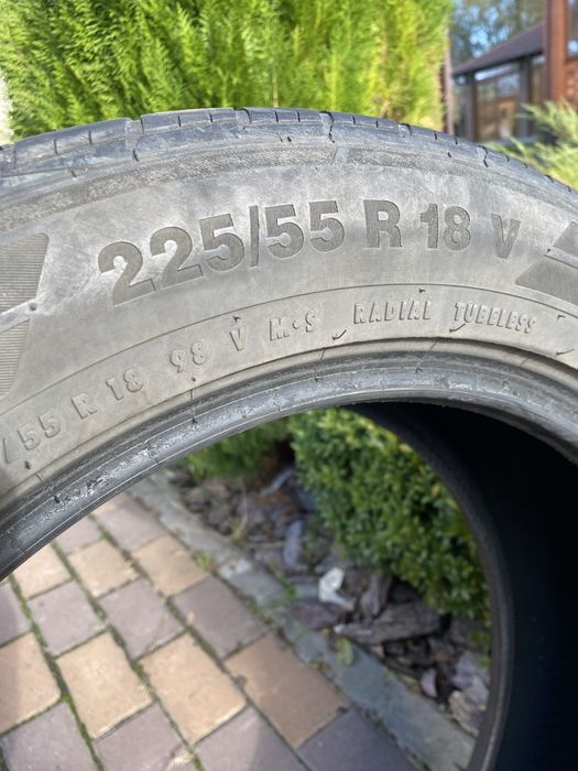 225/55/R18 Continental