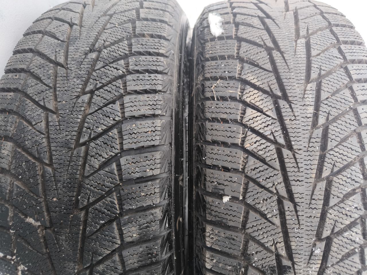 Резина покрышка зима зимняя Hankook winter I*Cept IZ2 215/55 r16