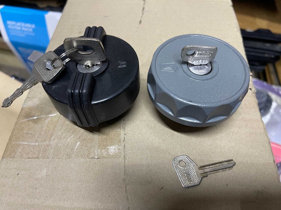 крышка бака старого образца с ключом ваз 2101.2103.2106