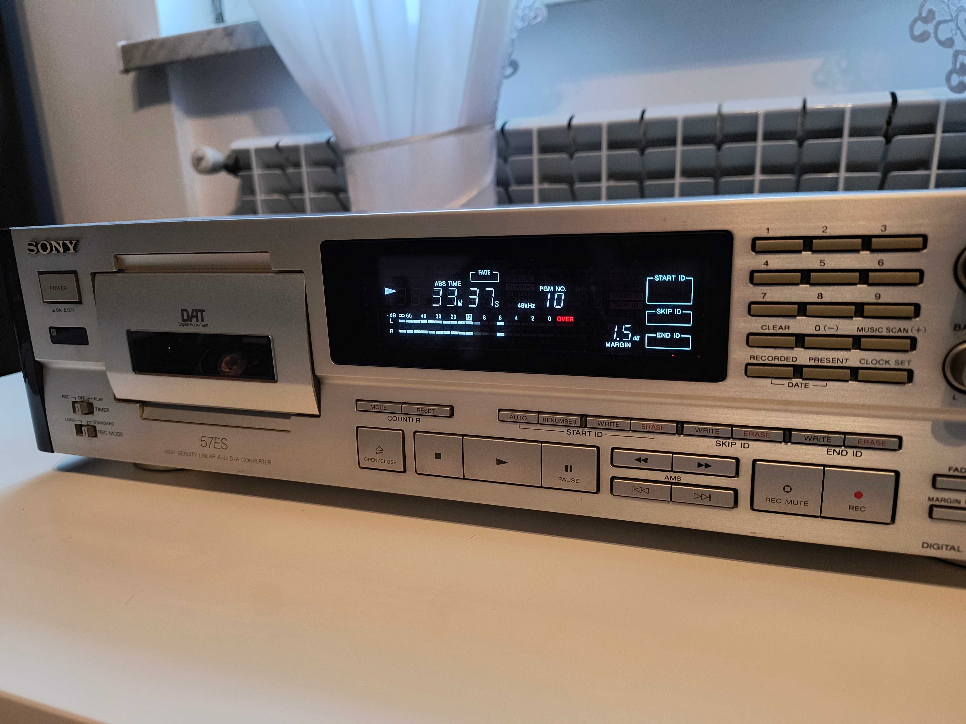 Sony Dat DTC 57ES złoty