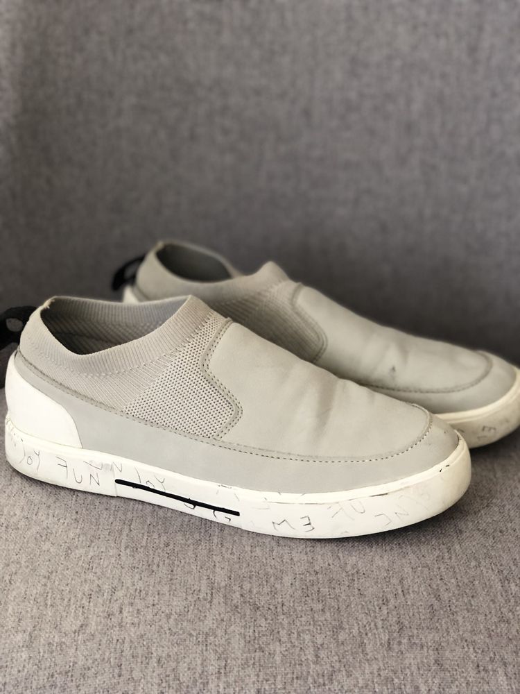 Buty ZARA szkolne wkładane biała podeszwa  Rozm. 35