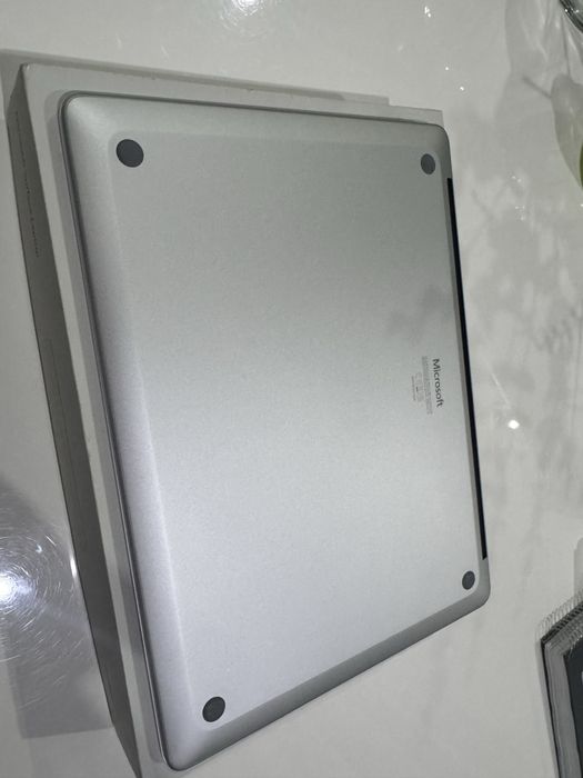 Microsoft Surface Laptop 13.8" | 7th Edição Copilot+