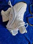 Nowe męskie buty sportowe.