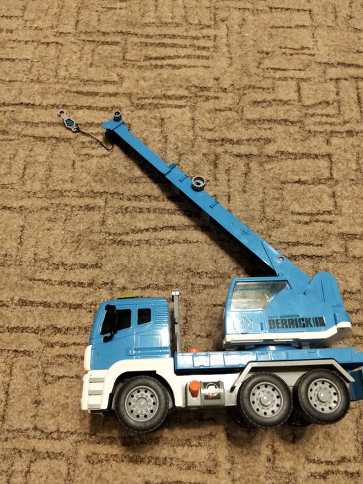 Дитяча вантажівка-кран