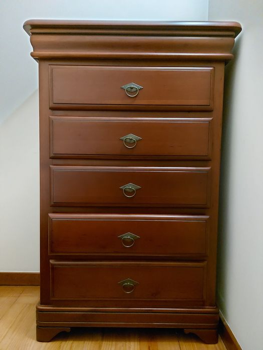 Cómoda de cerejeira em excelente estado