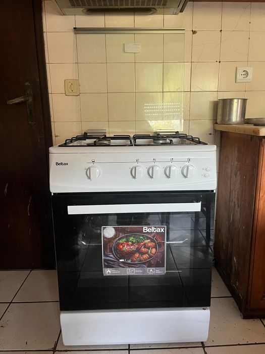 Vendo este fogão novo como se pode ver nas fotos