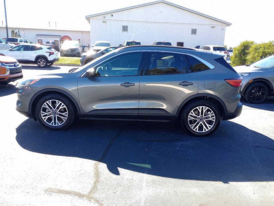 Ford Escape Hybrid SEL      2022