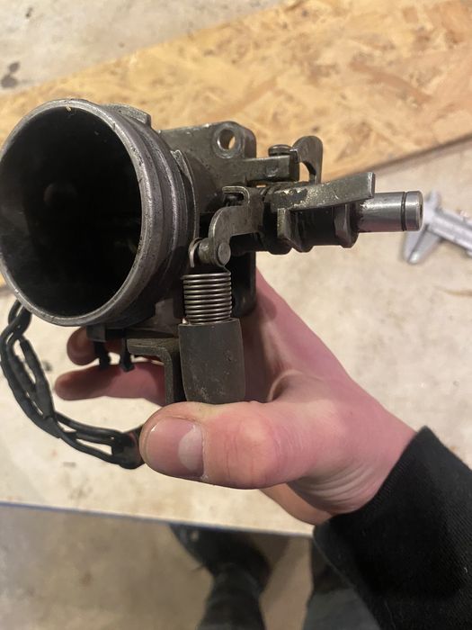 Дросельна заслонка на Ford Siera