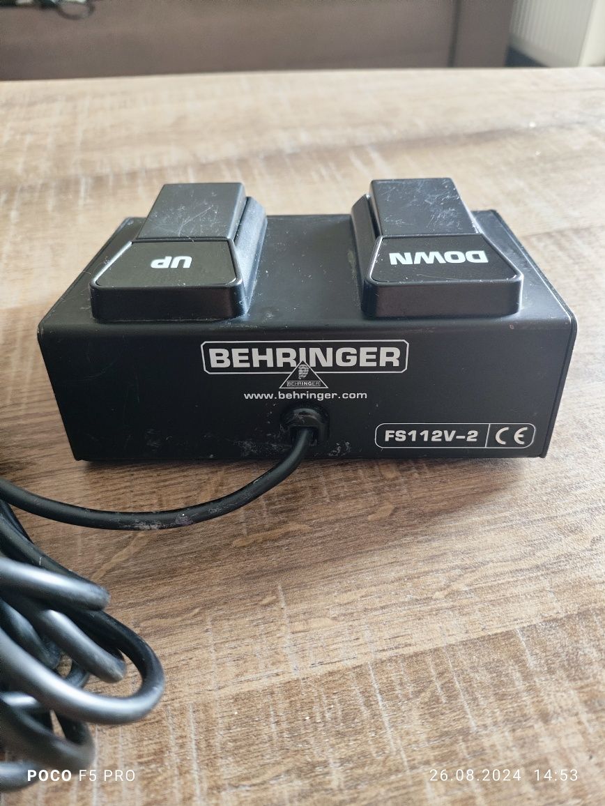 Behringer FS112V - контролер з 2 ножними перемикачами