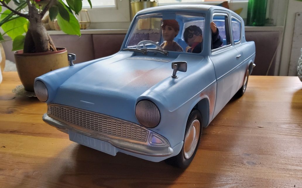 Lalka mattel harry potter auto figurka ford Anglia pojazd barbie