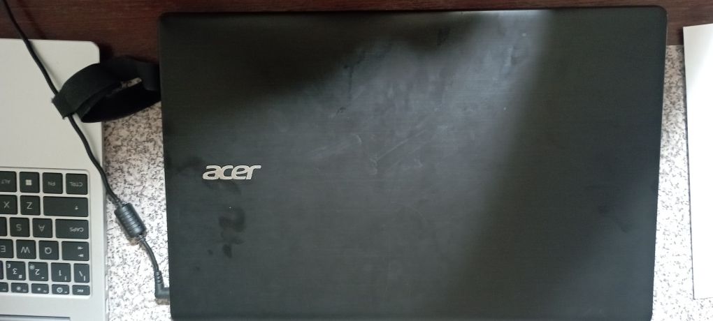 Portátil Acer Aspire E5-571-31XV