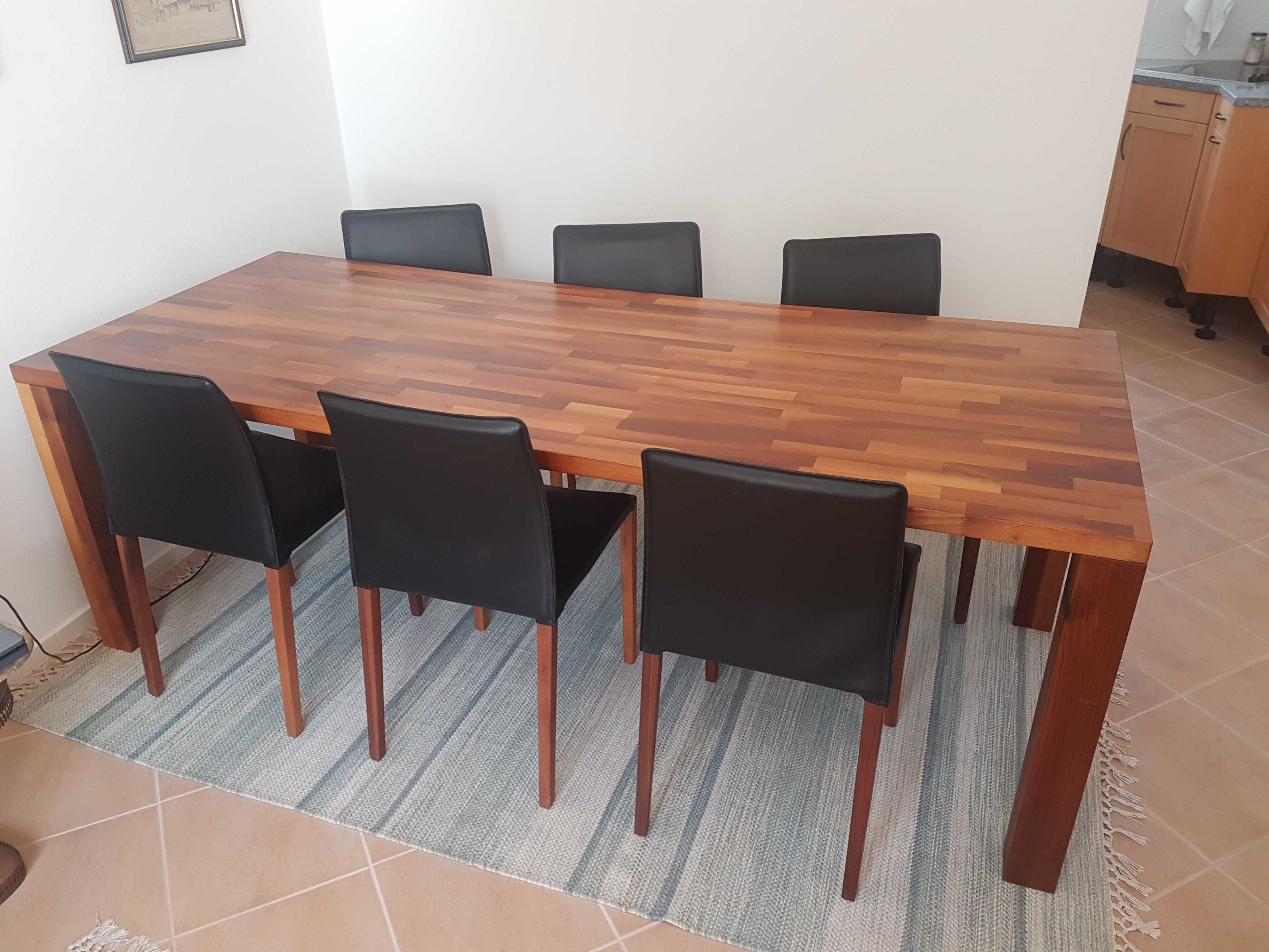 Mesa de sala de madeira nogueira maciça - 220cm x 91cm - origem Suiça