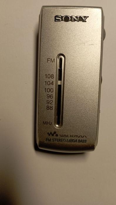 Миниатюрный FM радиоприемник Sony Srf -S54 стерео
