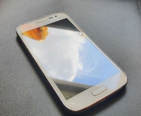 Мобильный телефон смартфон Samsung GT-I8552 DUOS на две SIM-карты