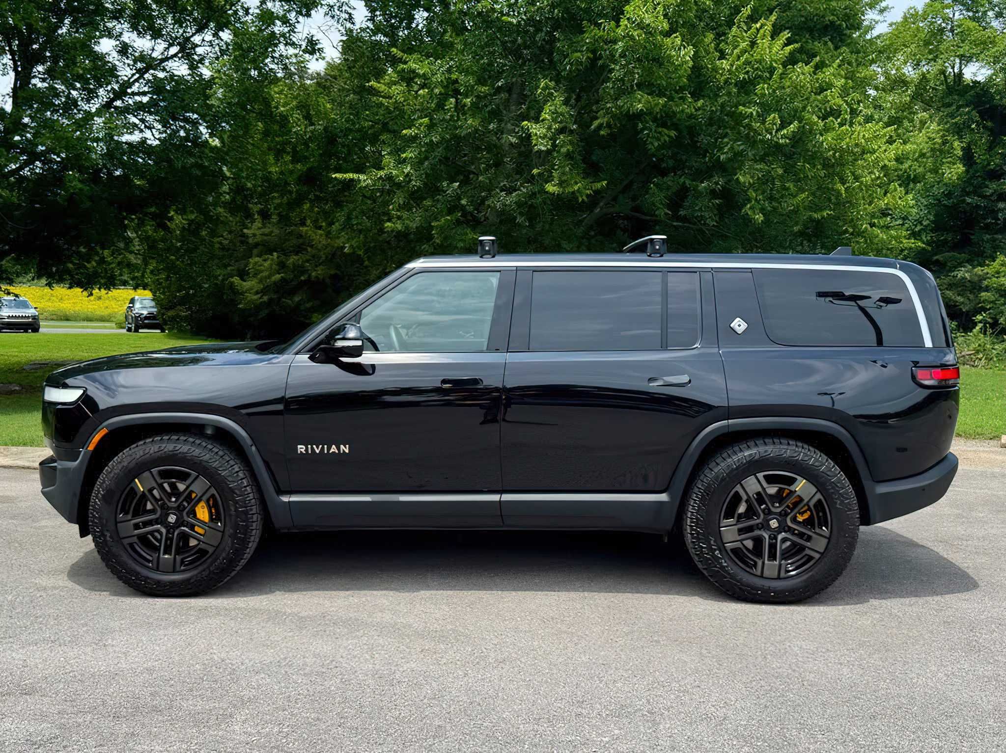 Rivian  R1S  Adventure Quad Motor  2023
