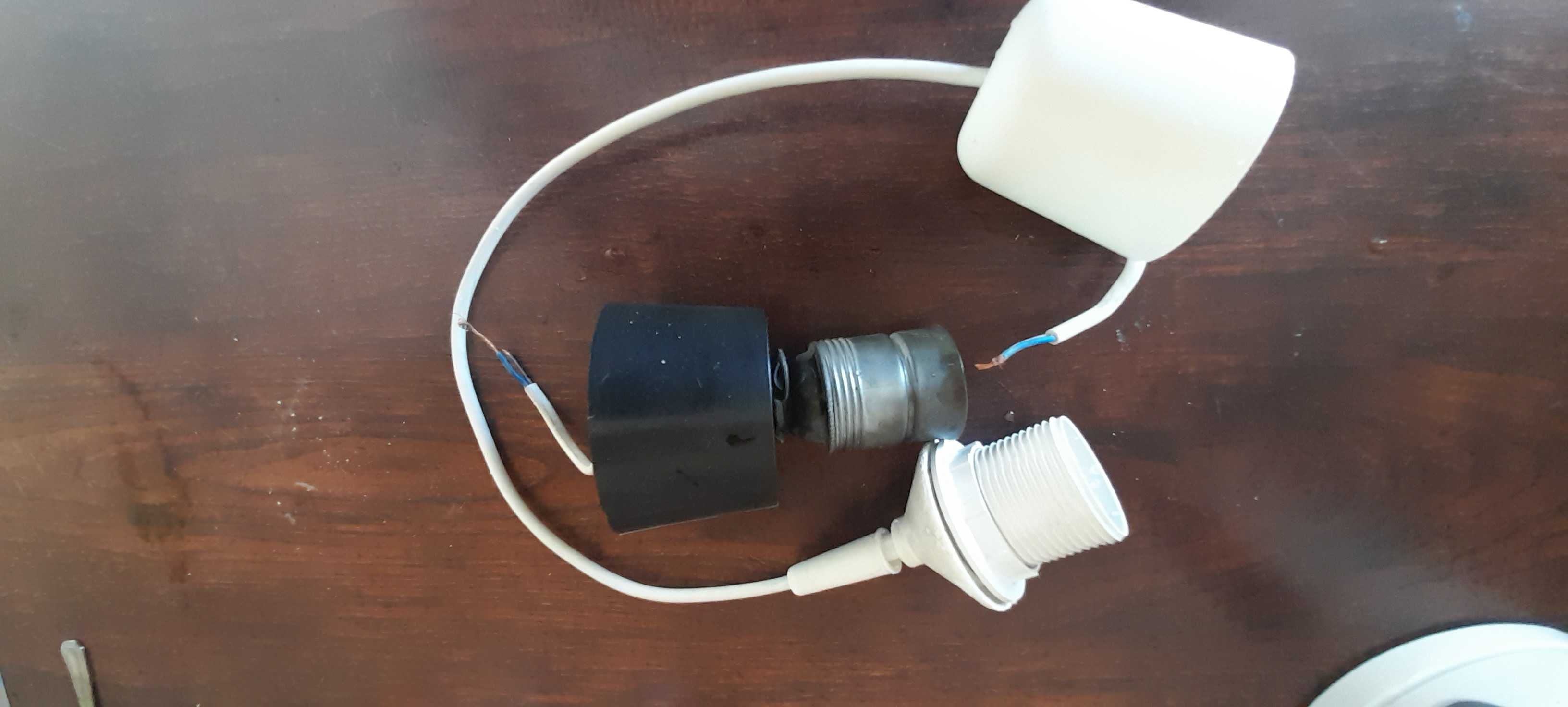 Lampa-zawiesie do klosza 2 szt za 8 zł