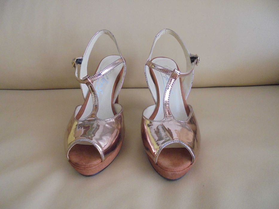 sandálias de senhora novas sem etiqueta
