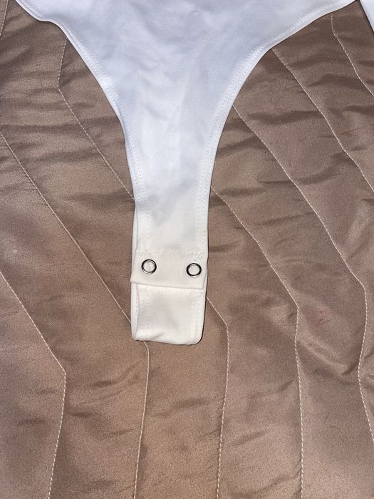 Боді жіноче біле