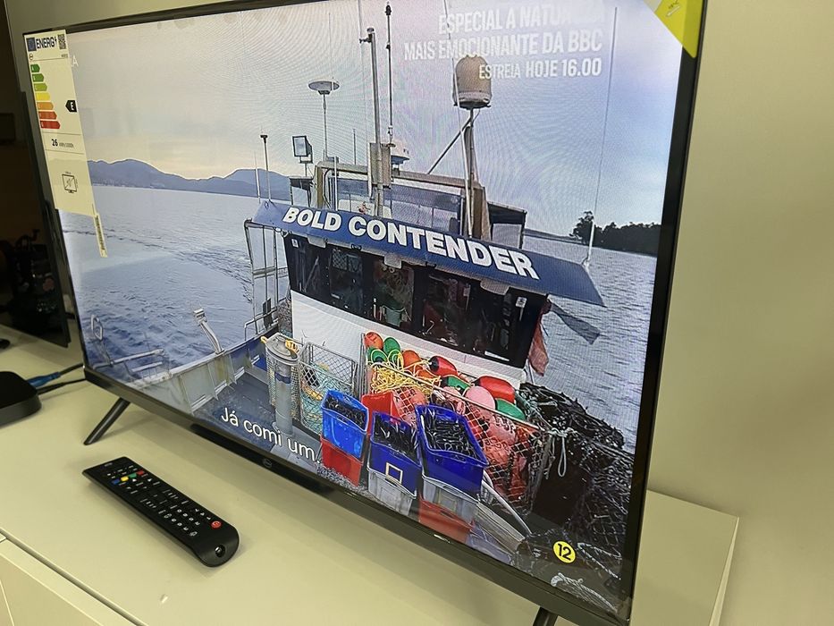TV Smart 32 polegadas, nova em caixa