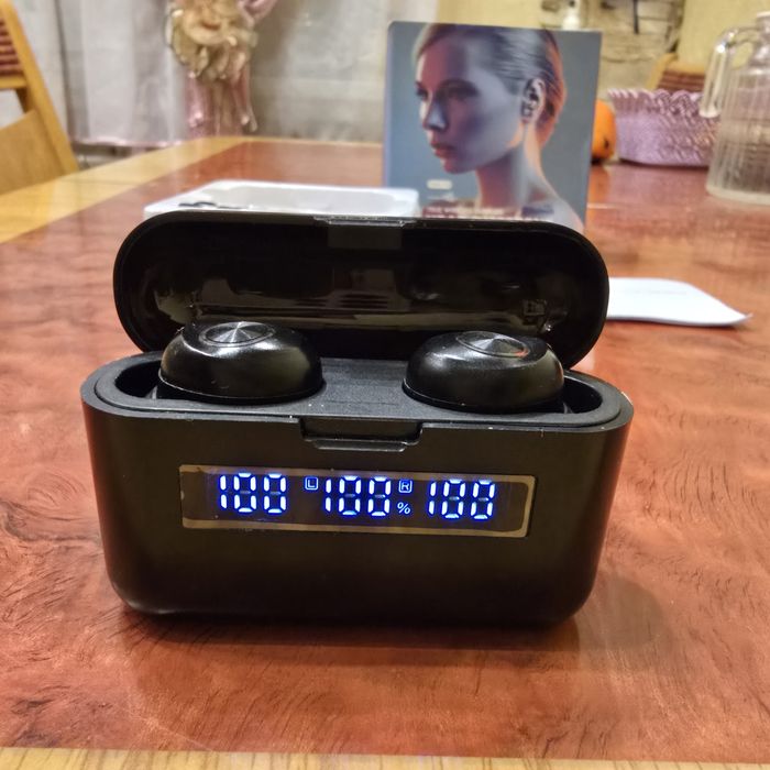 Безпровідні/міні-навушники TWS F9 Bluetooth, з зарядним чохлом