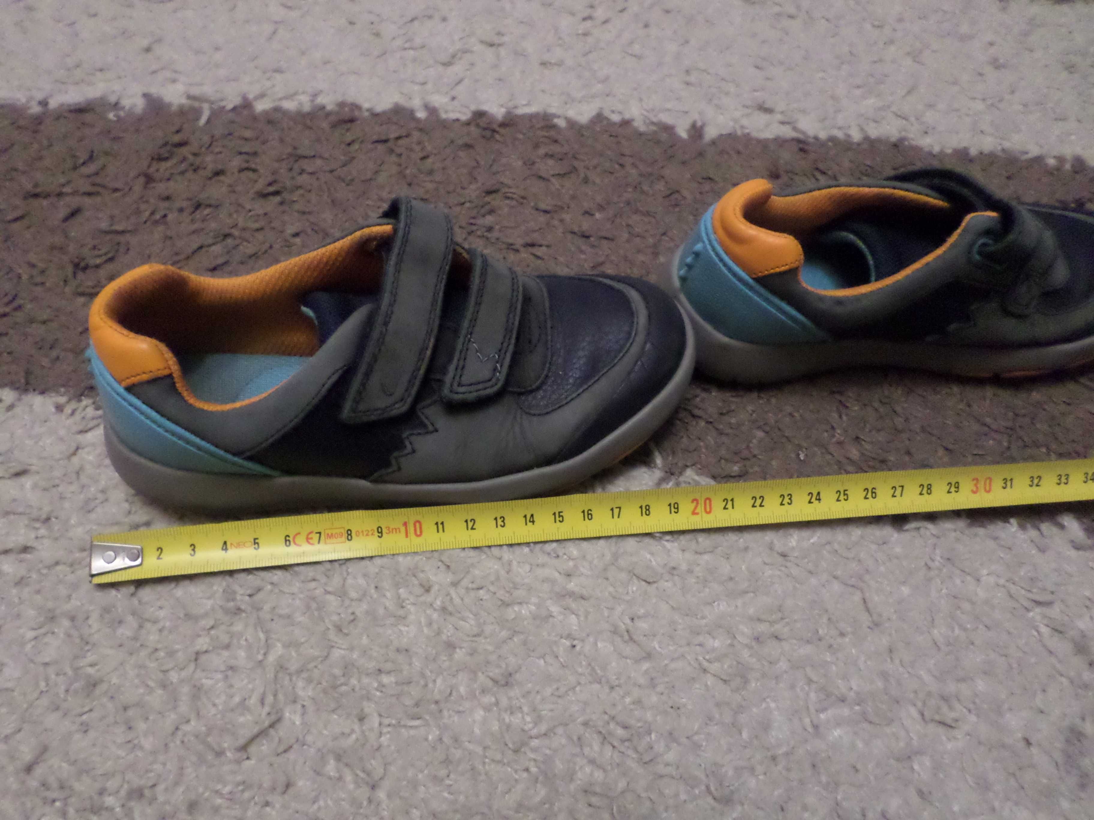 Кроссовки кеды детские кожаные clarks на липучках