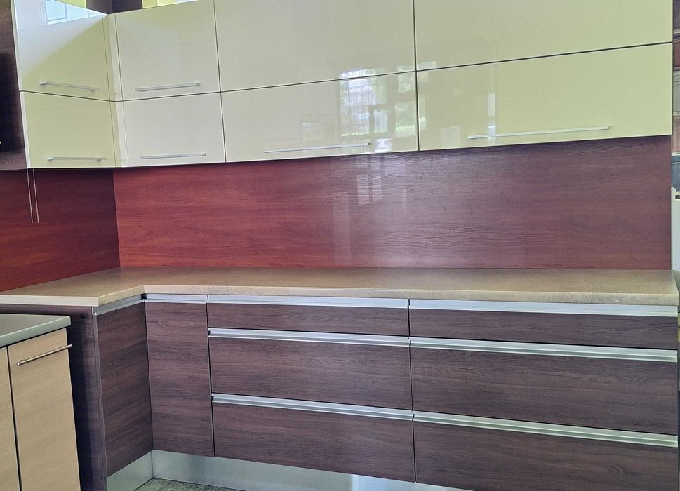 Zestaw mebli kuchennych / szafki do kuchni 270 cm x 90 cm