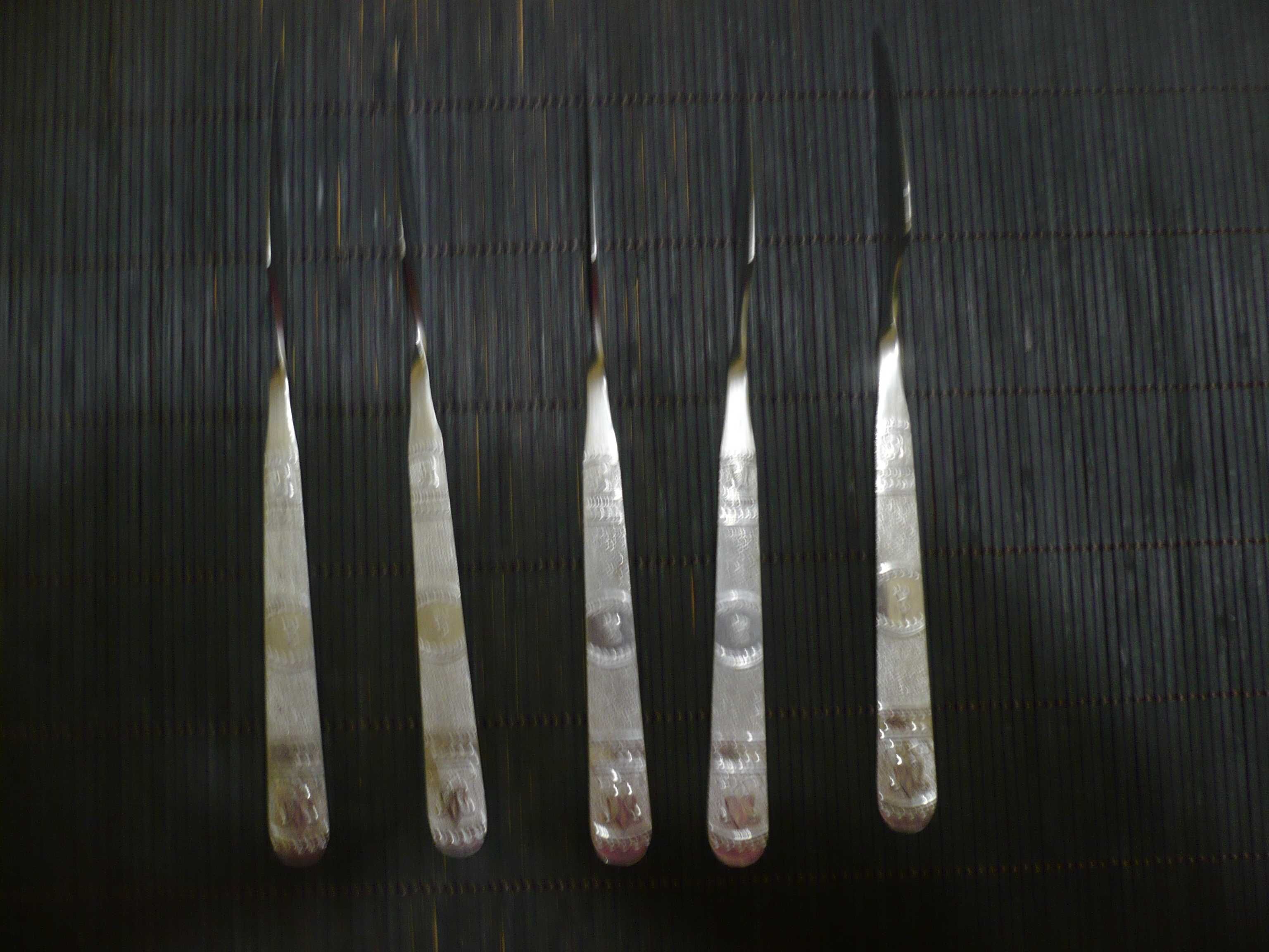 Pamiątki PRL-u sztućce nierdzewne produkcja CCCP noże 5 sztuk