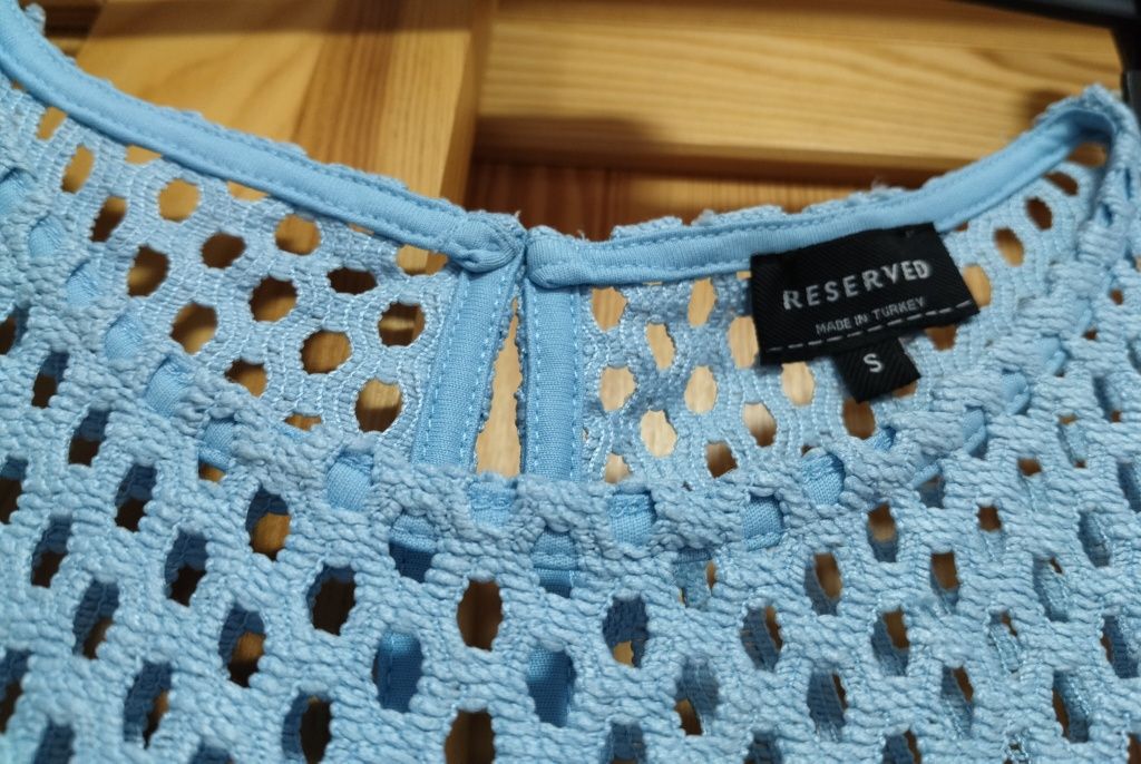 Sukienka Reserved 36/38, elegancka, miękka koronką,
