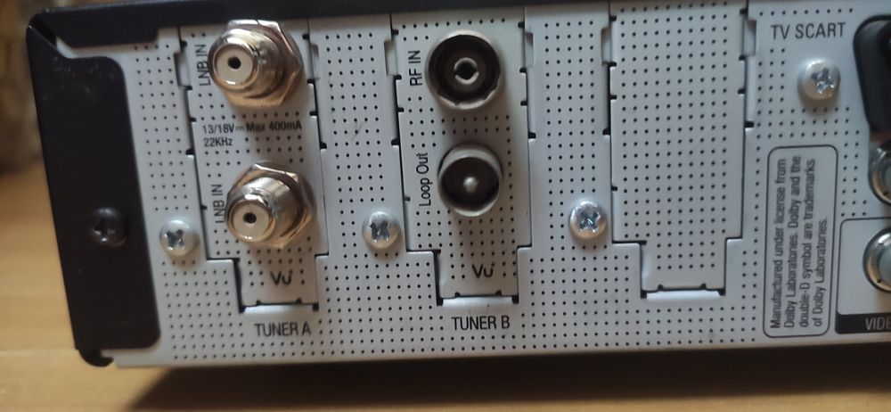 Тюнер супутниковий