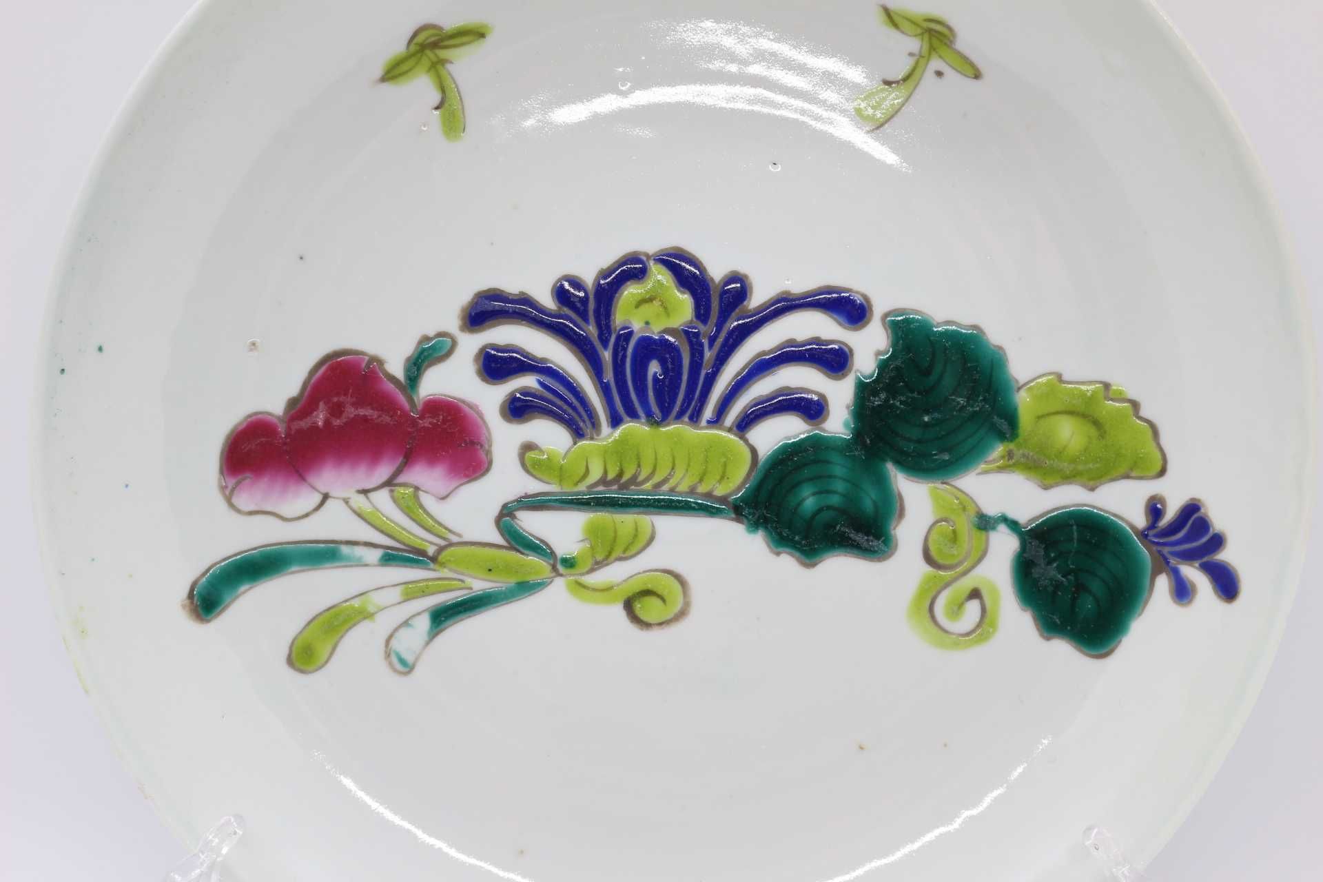 Prato Porcelana Chinesa motivos Florais em tons Verde XIX