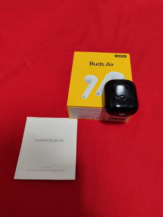 Наушник беспроводной  "Realme buds air neo"   кейс  б у