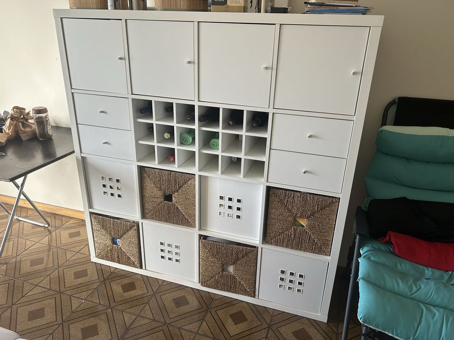 Armario de cubos com portas