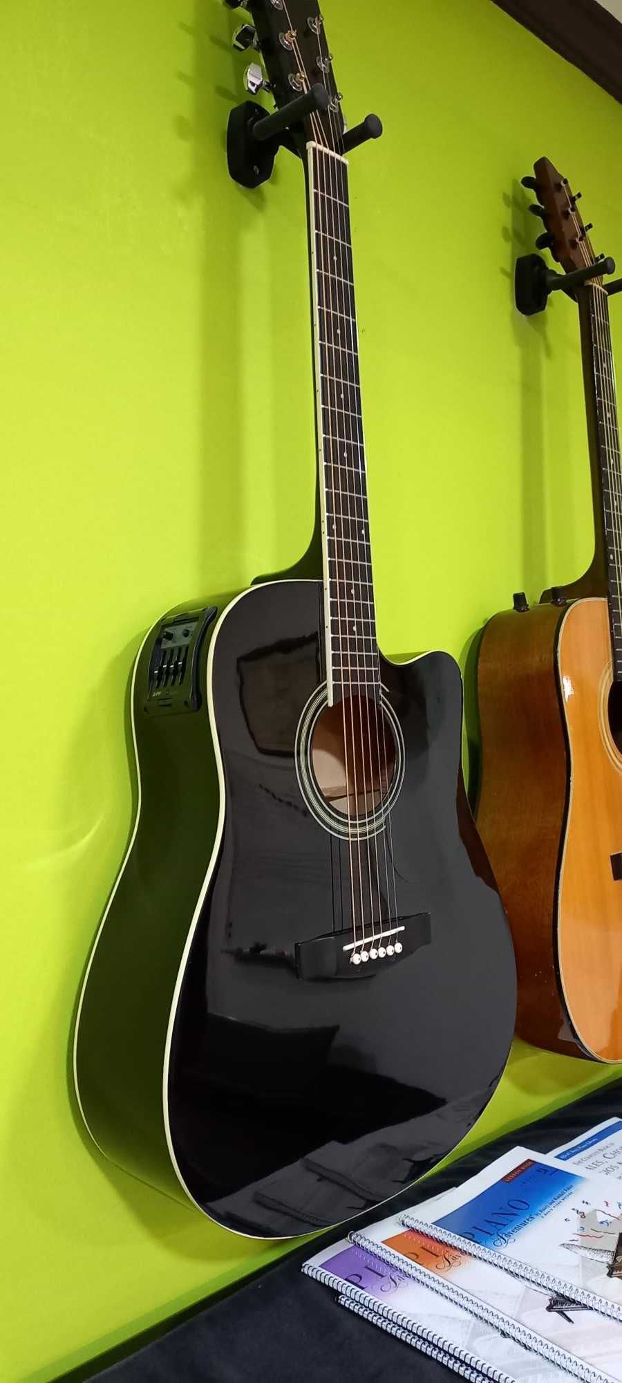 Guitarra Folk com Pick Up ativo AXMAN