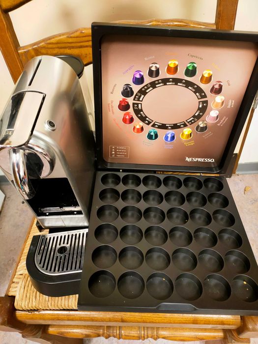 Кофемашина капсульна Delonghi