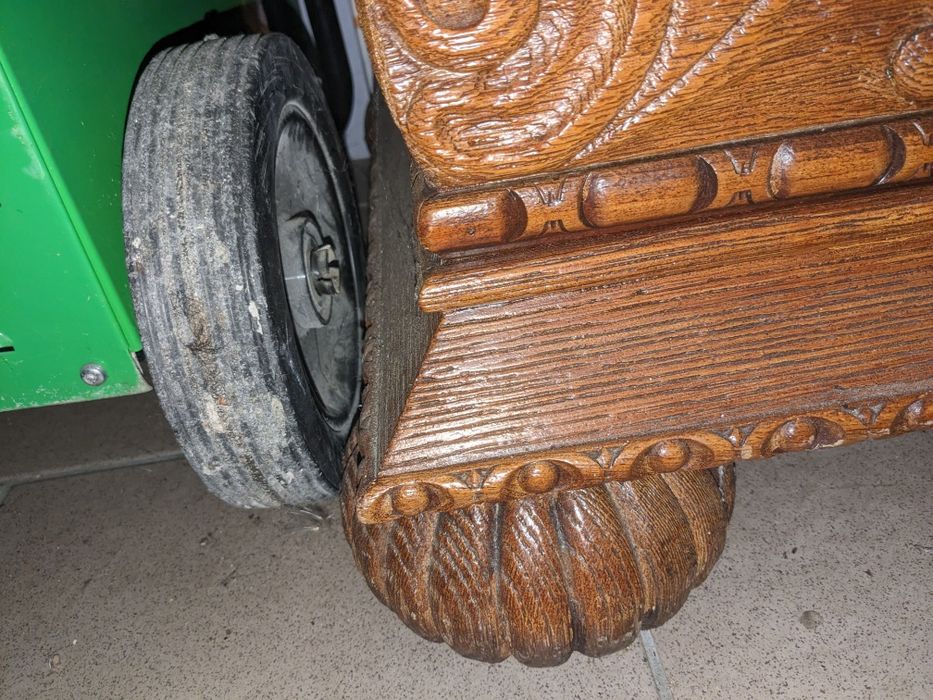 Komoda  Dębowa kompletna.