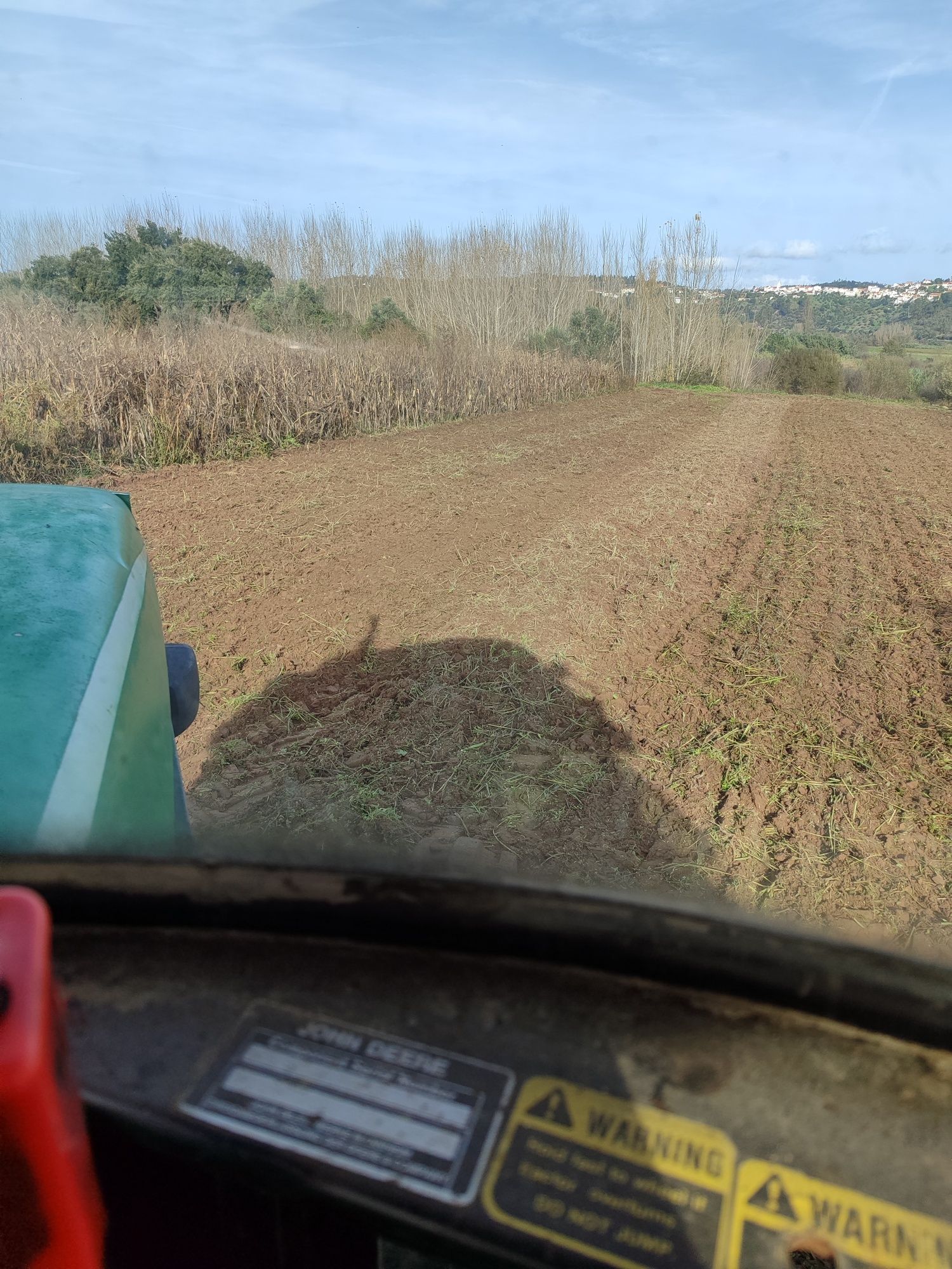Faço todo o trabalho relacionado com palha