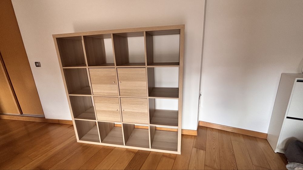 Estante Kallax com 4 portas
