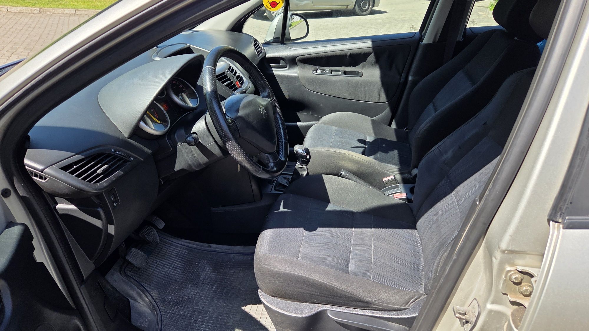 Peugeot 207 1.4 75 KM Salon