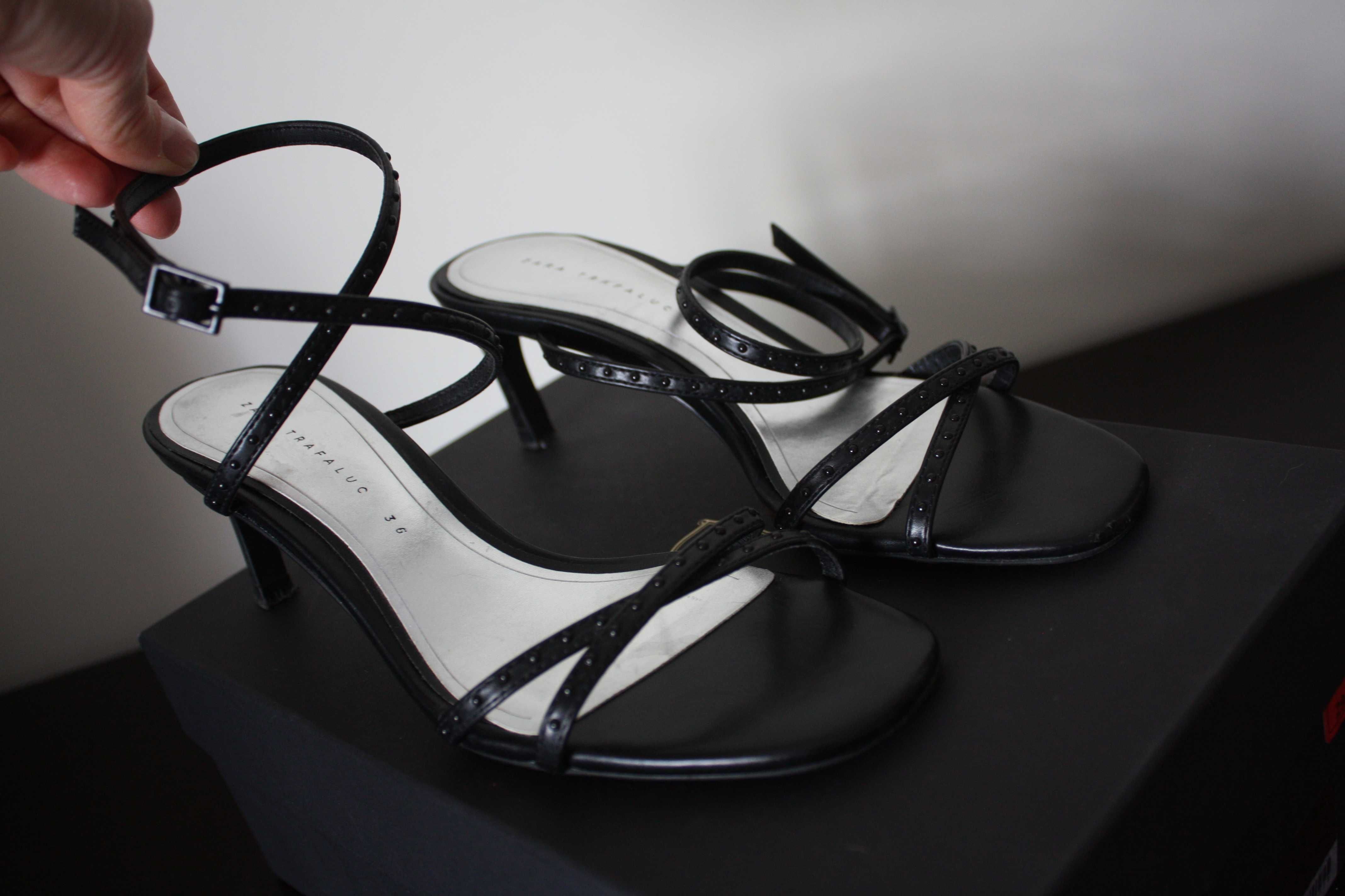 Sandálias de tacão Zara