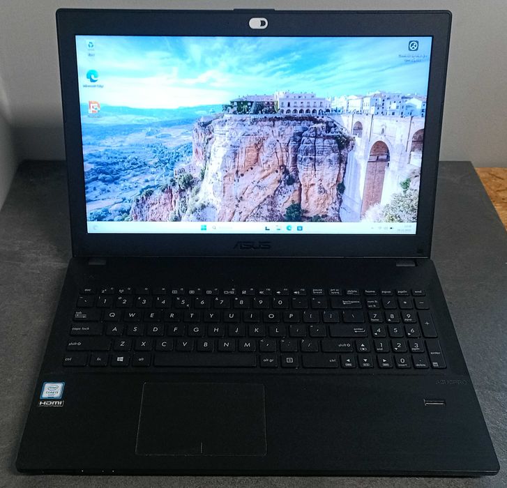 ASUS P2530U – i3-6100U 16 GB RAM 256 GB SSD – idealny do pracy i nauki