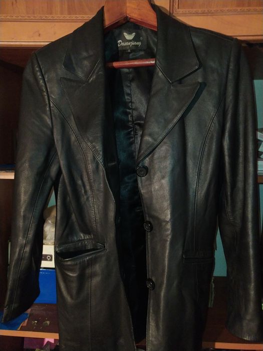 продам женский кожаный пиджак