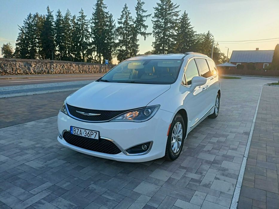 Chrysler Pacifica 8 Osobowa