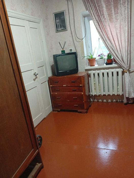 Сдам в долгосрочную аренду комнату в частном доме у м. Деміївська