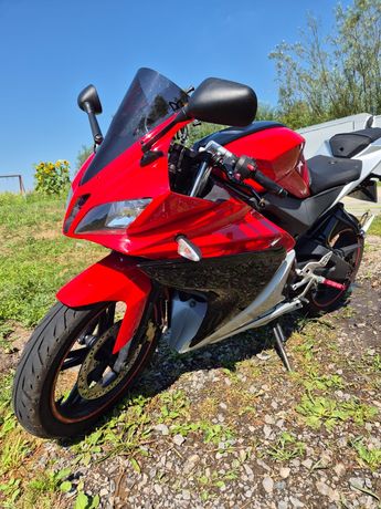 Yamaha YZF-R125.