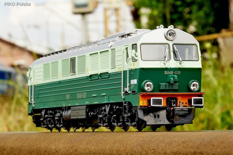 Spalinowóz lokomotywa PKP SU46-050 Piko 52860-2 Rarytas