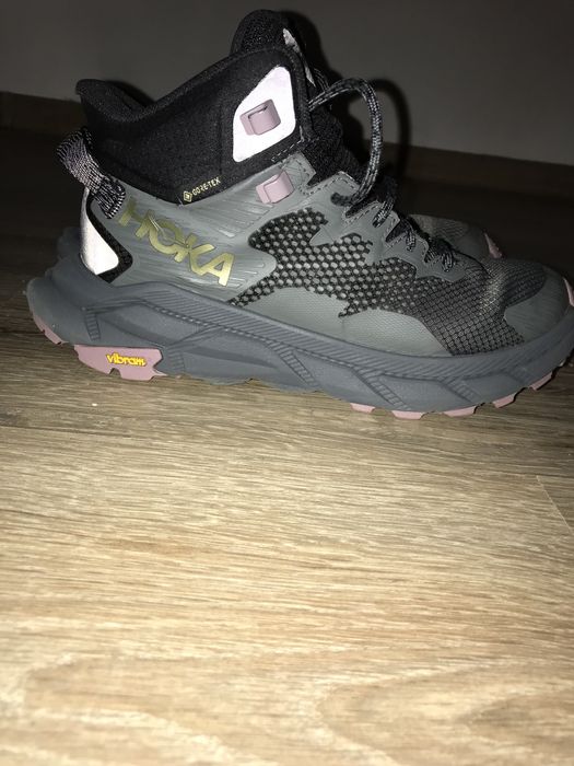 Продам жіночі кросовки Hoka trail code gtx